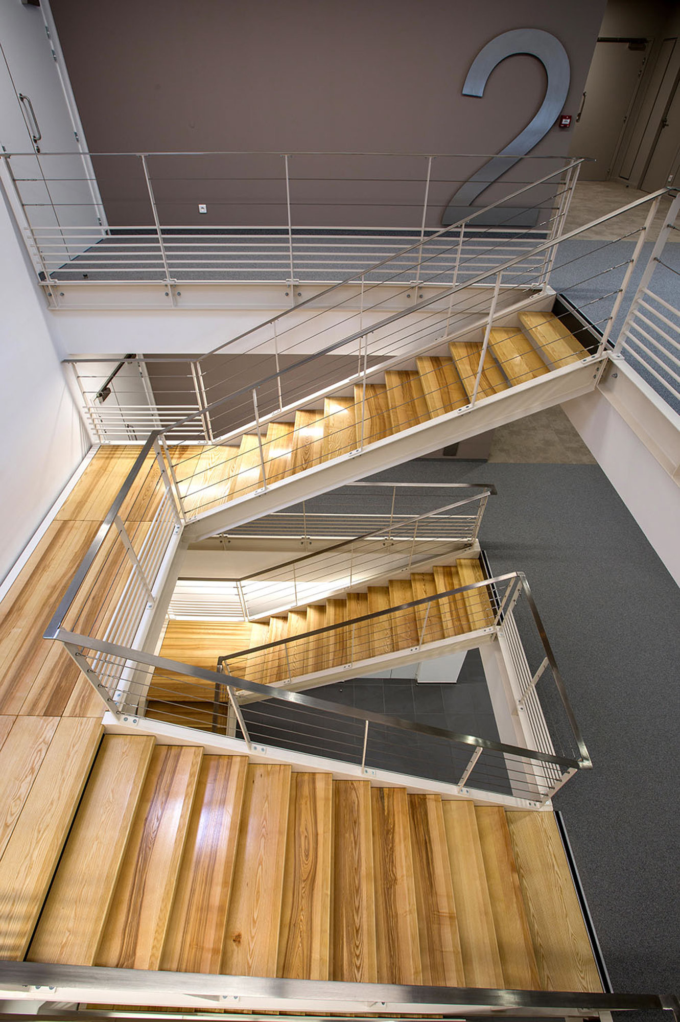 Escalier, Siège social de Bose, Bois, HGA – Hubert Godet Architectesb